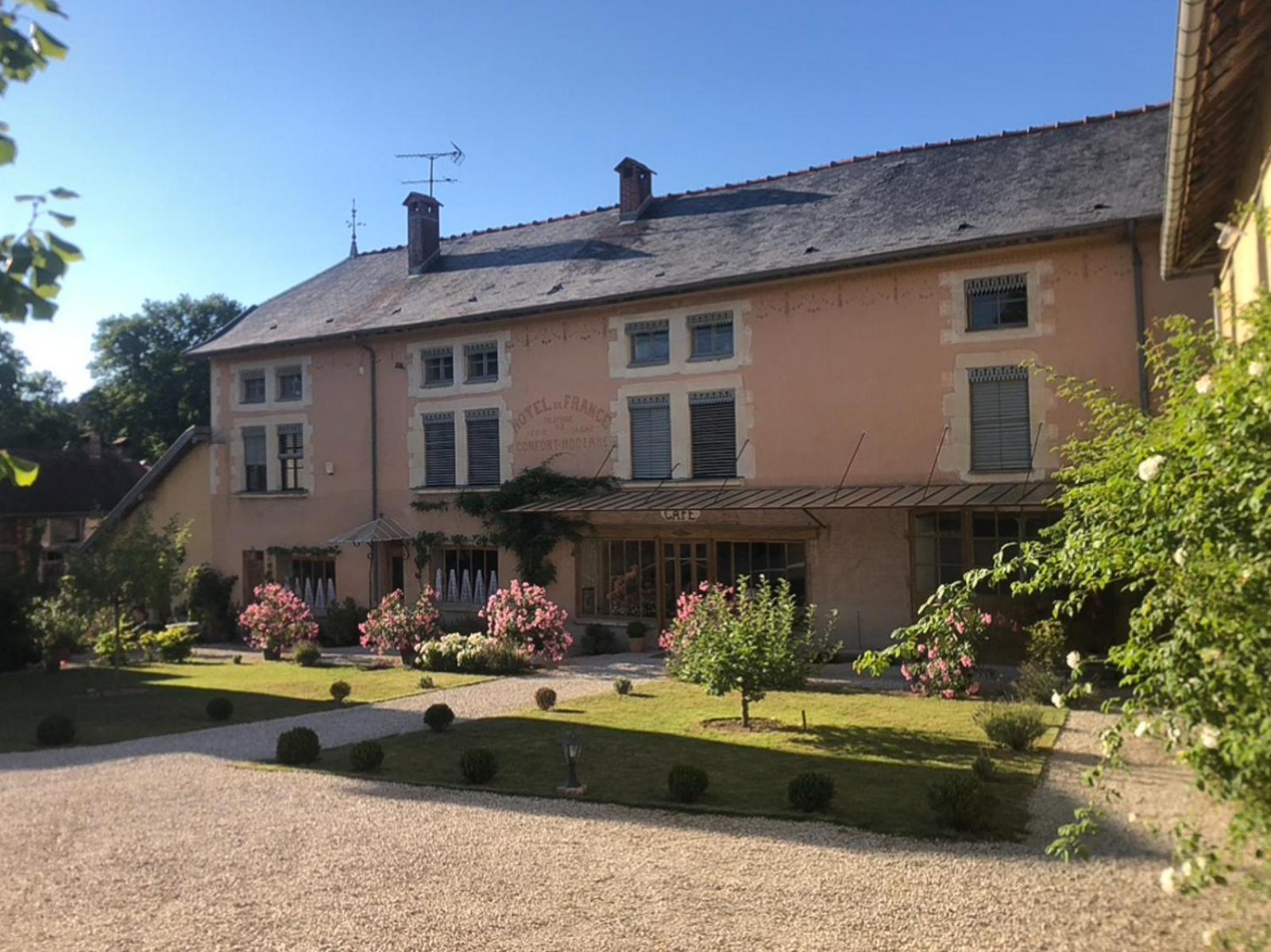 Domaine Hotel De France Cunfin Zewnętrze zdjęcie